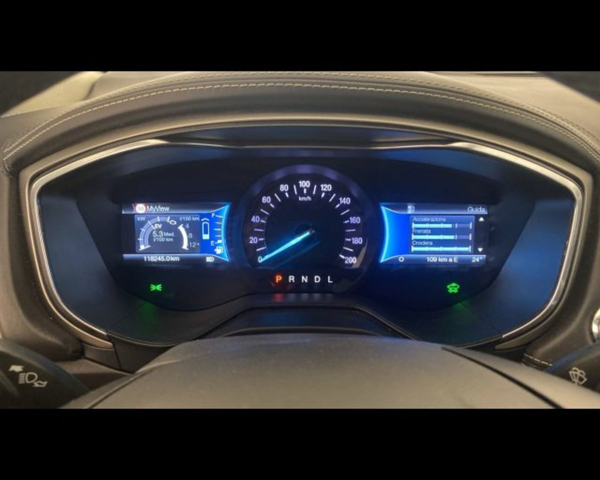 Ford Mondeo Full Hybrid 2.0 187 CV eCVT 4 porte Vignale (16)