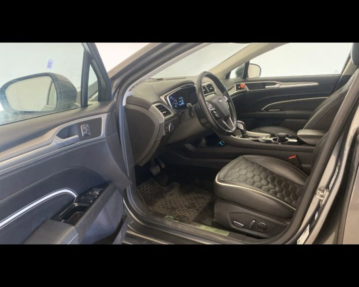 Ford Mondeo Full Hybrid 2.0 187 CV eCVT 4 porte Vignale (7)