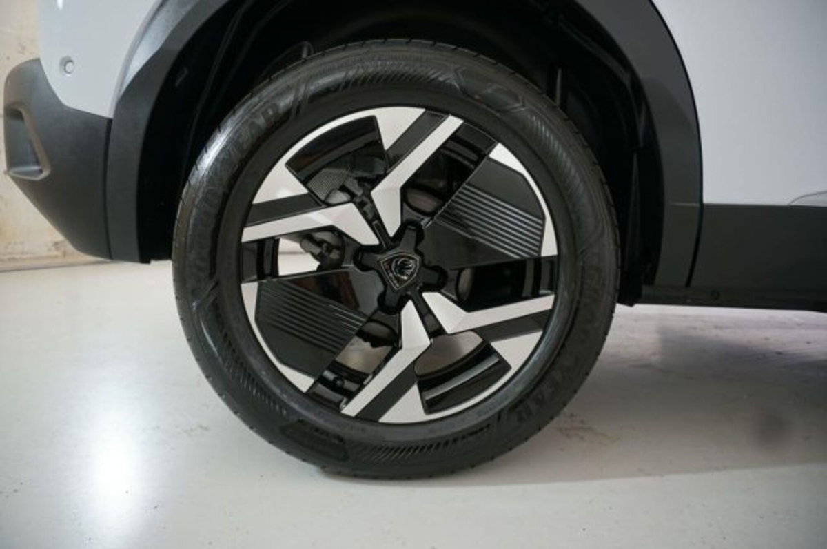 Peugeot 2008 1.2 puretech Allure s&s 100cv (6)
