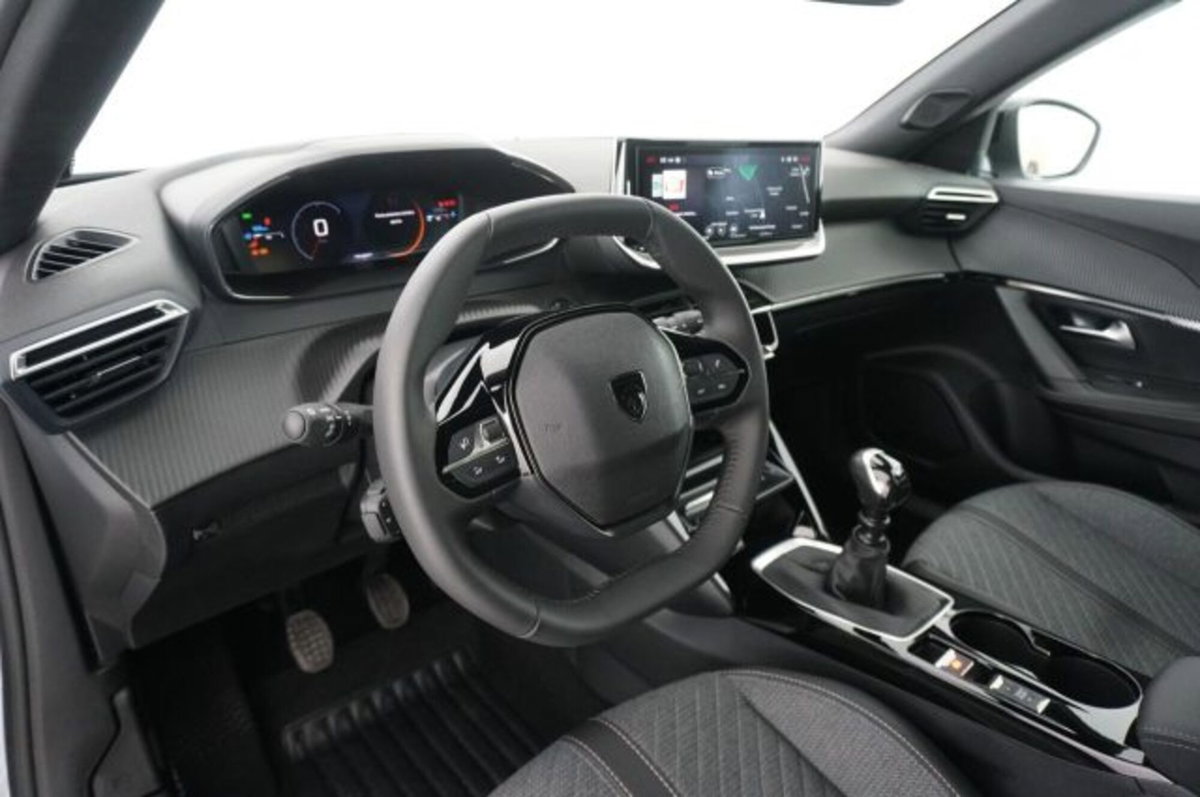 Peugeot 2008 1.2 puretech Allure s&s 100cv (7)