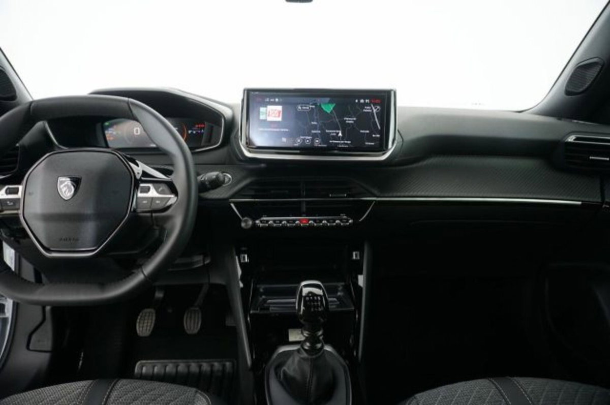 Peugeot 2008 1.2 puretech Allure s&s 100cv (9)