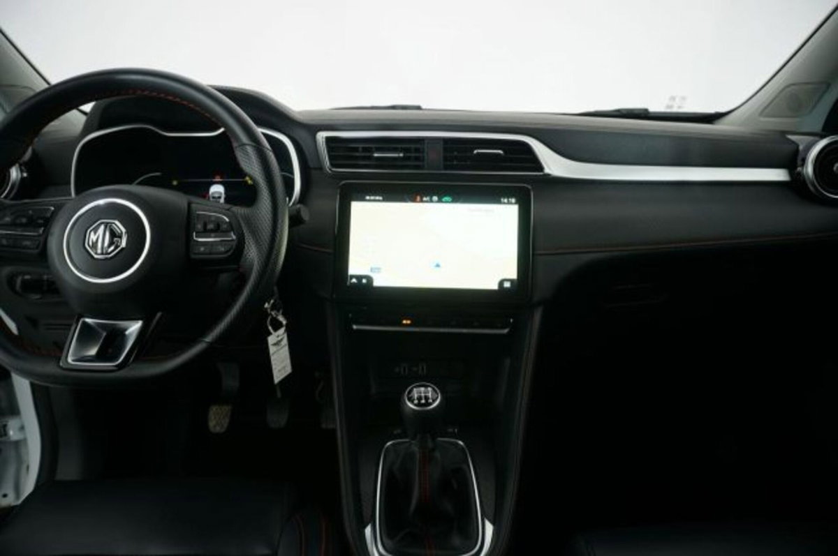 Mg ZS ZS 1.5 Luxury (9)