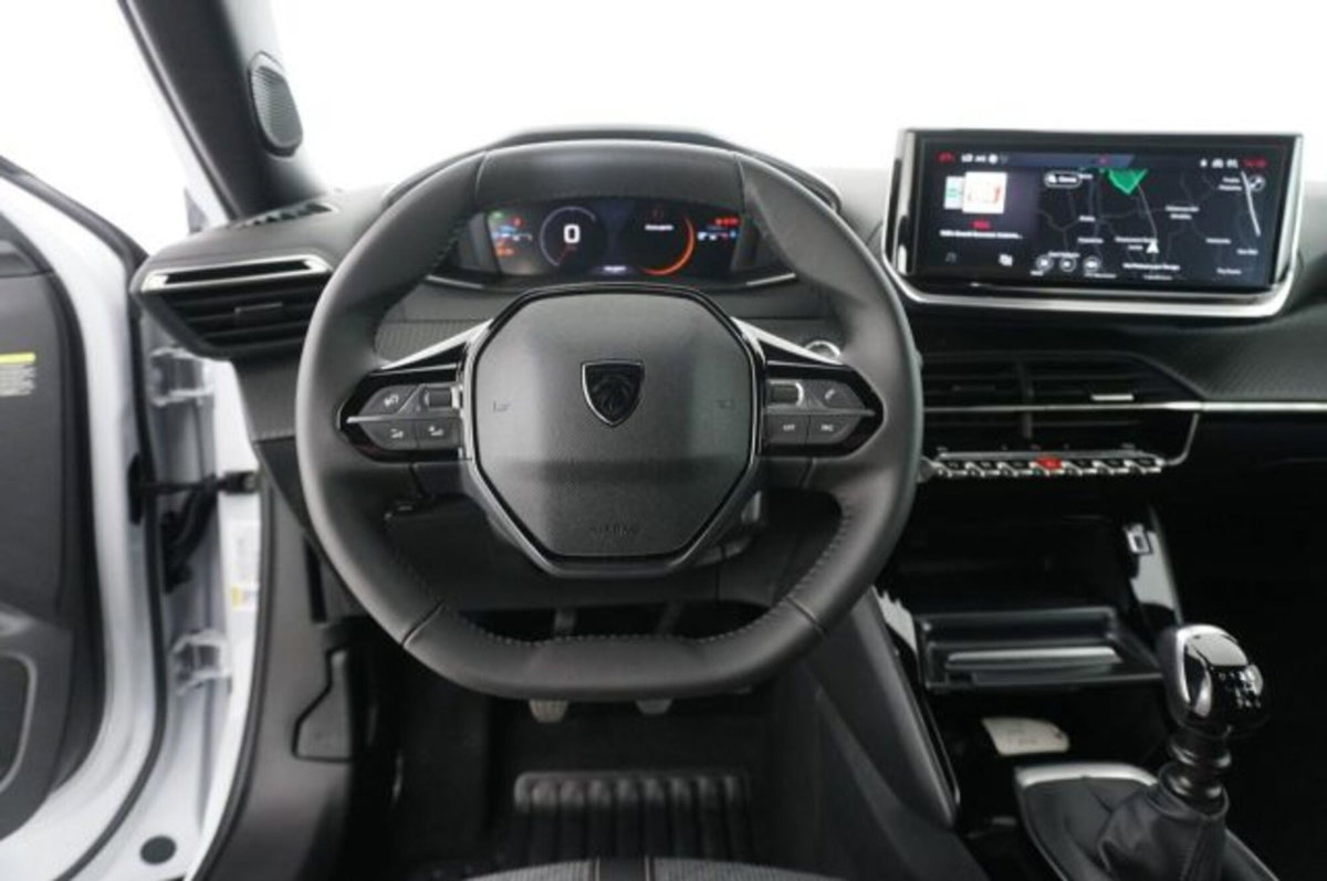 Peugeot 2008 1.2 puretech Allure s&s 100cv (8)