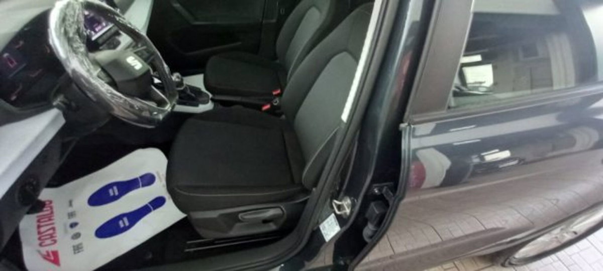 SEAT Arona 1.0 ecotsi Style 95cv (8)