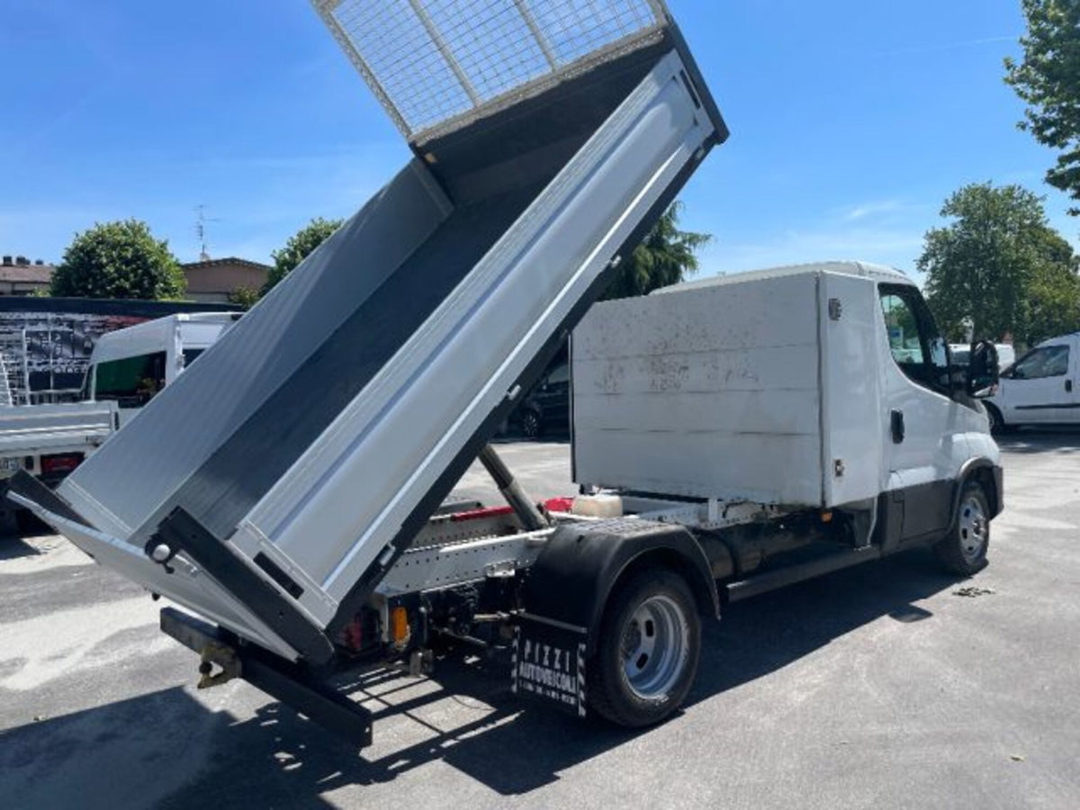 Iveco Daily Telaio 35C16H BTor 3.0 HPT PLM-RG Cabinato (3)