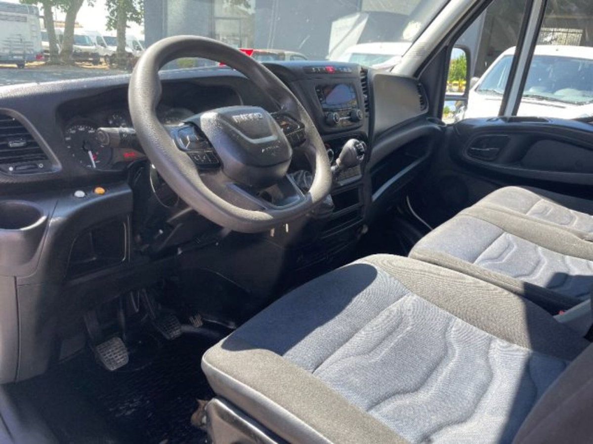 Iveco Daily Telaio 35C16H BTor 3.0 HPT PLM-RG Cabinato (6)