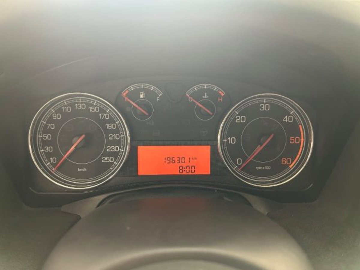 Fiat Croma 1.9 Multijet 16V Emotion (12)