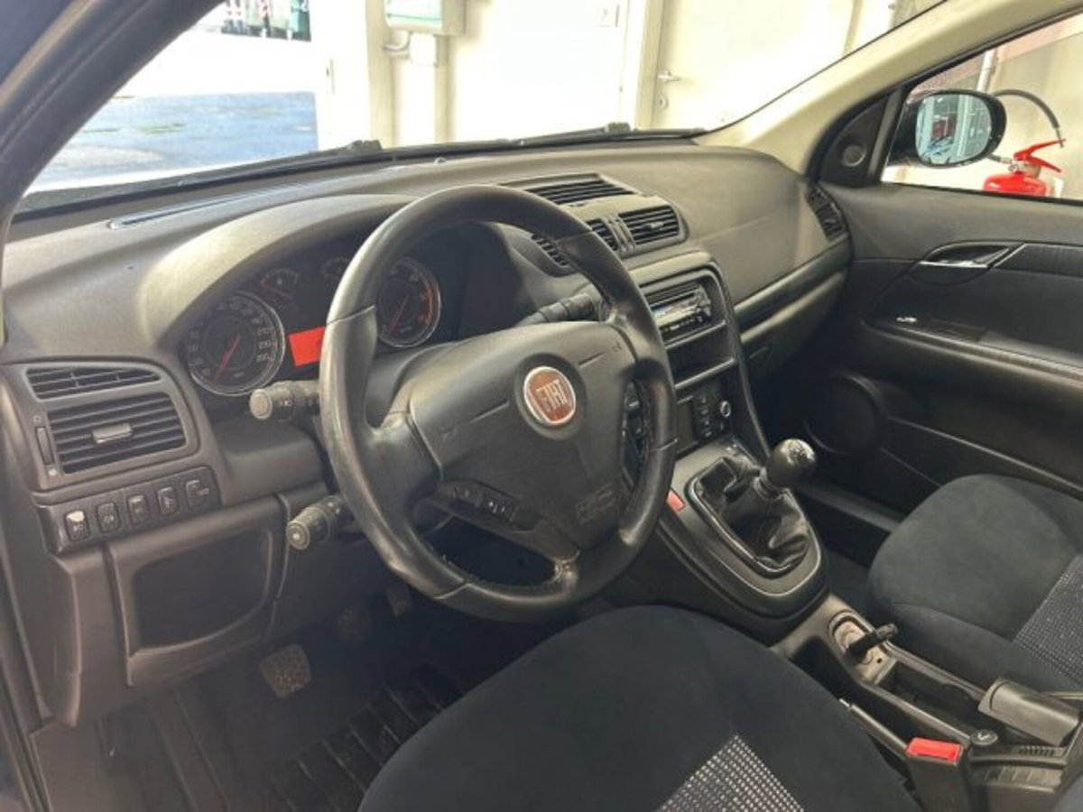 Fiat Croma 1.9 Multijet 16V Emotion (9)