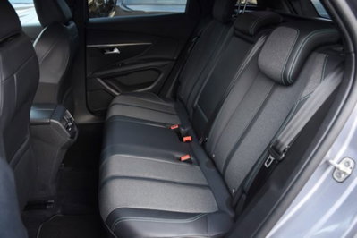 Peugeot 3008 BlueHDi 130 S&S EAT8 Allure Pack (19)
