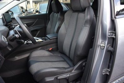 Peugeot 3008 BlueHDi 130 S&S EAT8 Allure Pack (6)