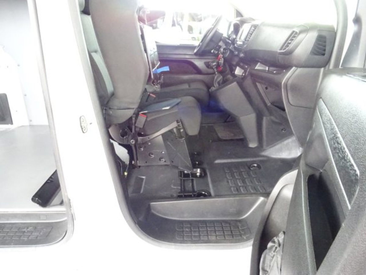 Peugeot Expert Furgone BlueHDi 120 S&S PL-TN Furgone Premium Standard (9)