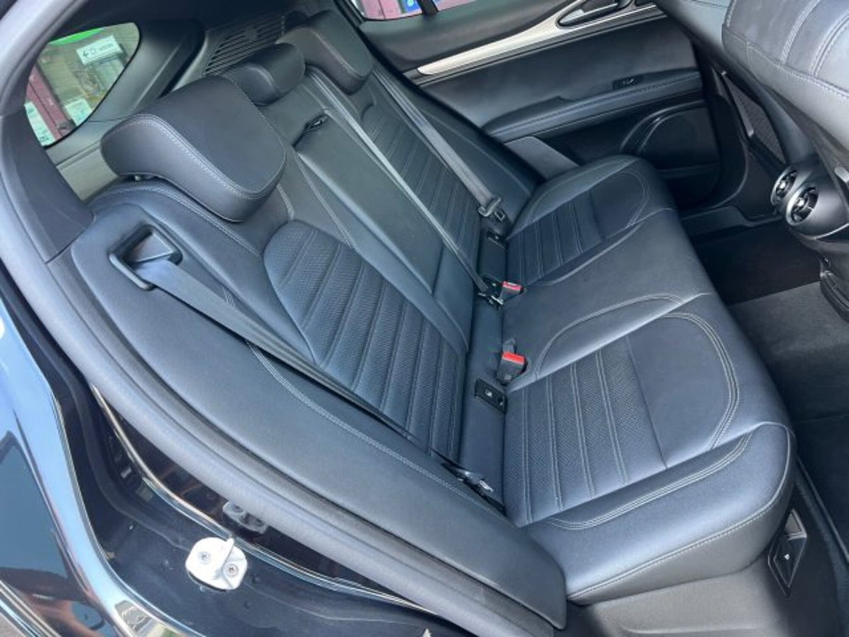 Alfa Romeo Stelvio Stelvio 2.2 Turbodiesel 210 CV AT8 Q4 Veloce (8)