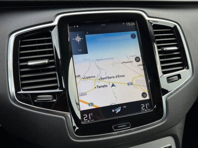 Volvo XC90 D5 AWD Geartronic 7 posti Momentum (10)