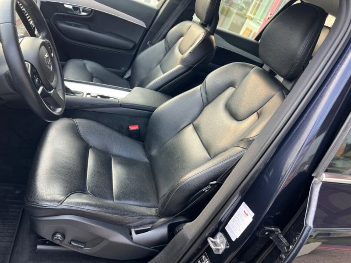 Volvo XC90 D5 AWD Geartronic 7 posti Momentum (15)