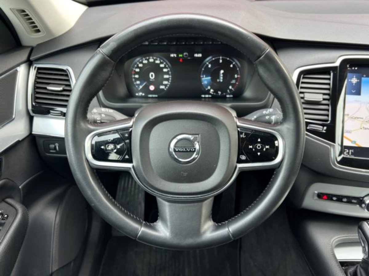 Volvo XC90 D5 AWD Geartronic 7 posti Momentum (19)