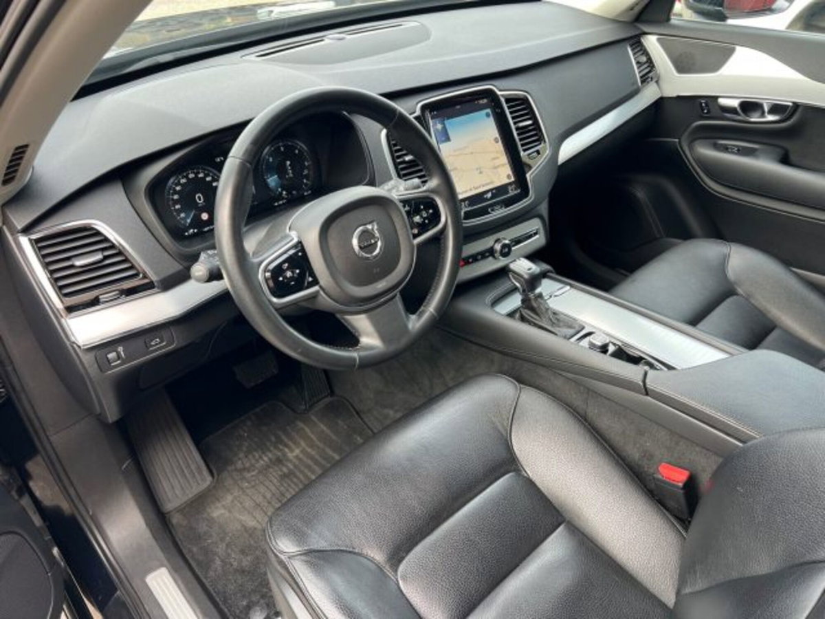 Volvo XC90 D5 AWD Geartronic 7 posti Momentum (4)