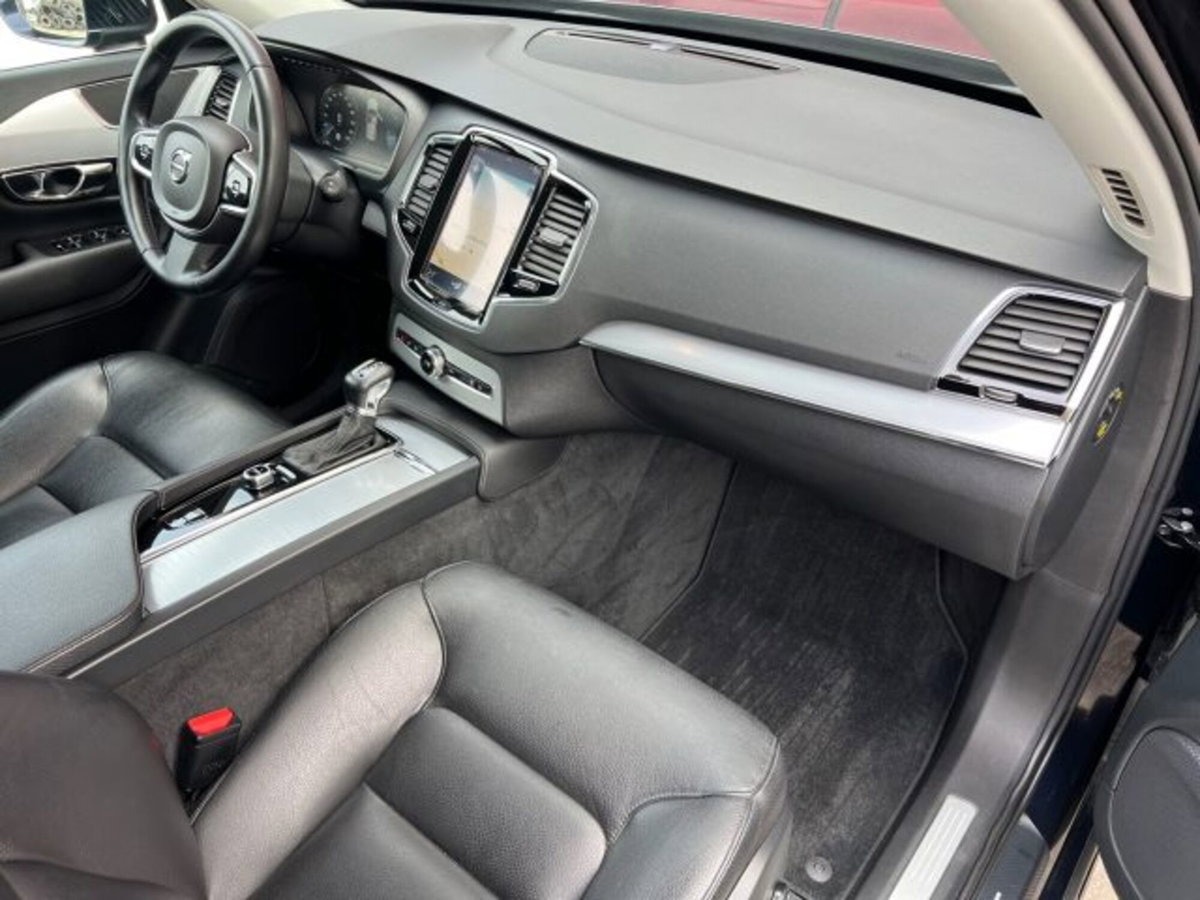 Volvo XC90 D5 AWD Geartronic 7 posti Momentum (6)