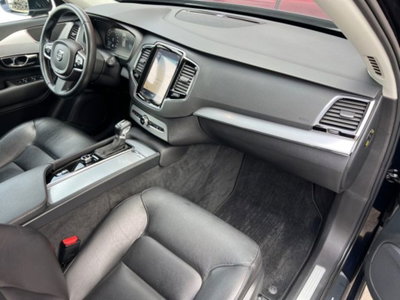 Volvo XC90 D5 AWD Geartronic 7 posti Momentum (6)