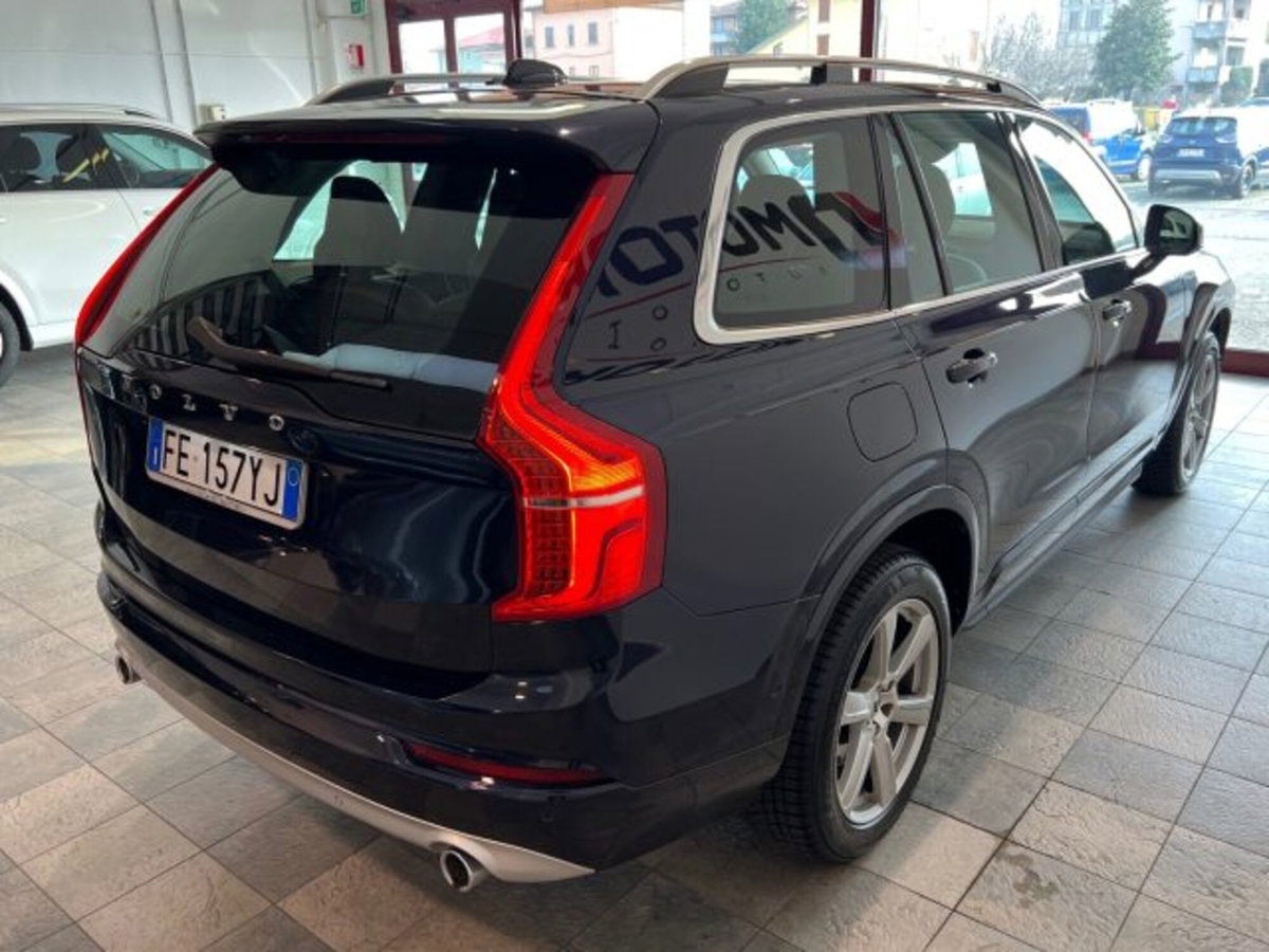 Volvo XC90 D5 AWD Geartronic 7 posti Momentum (7)