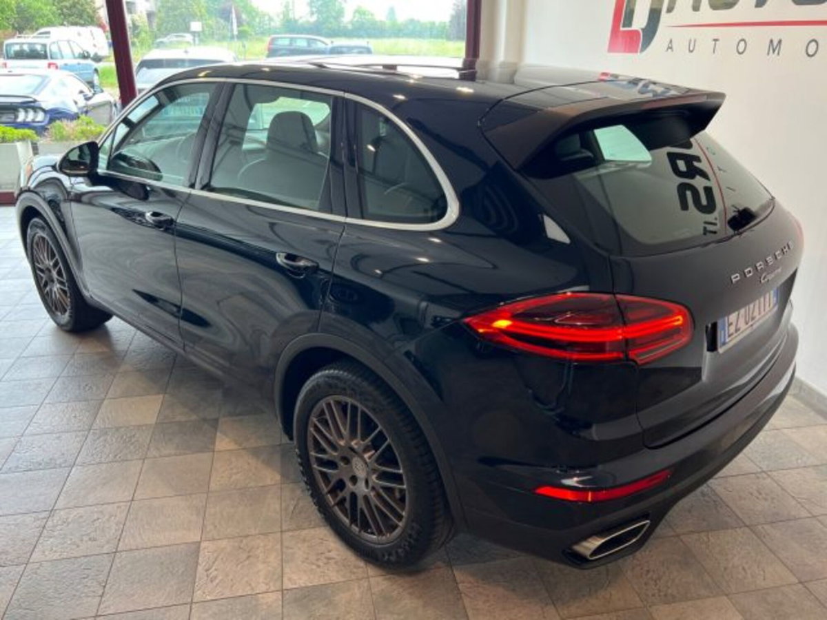 Porsche Cayenne 3.0 Diesel (9)