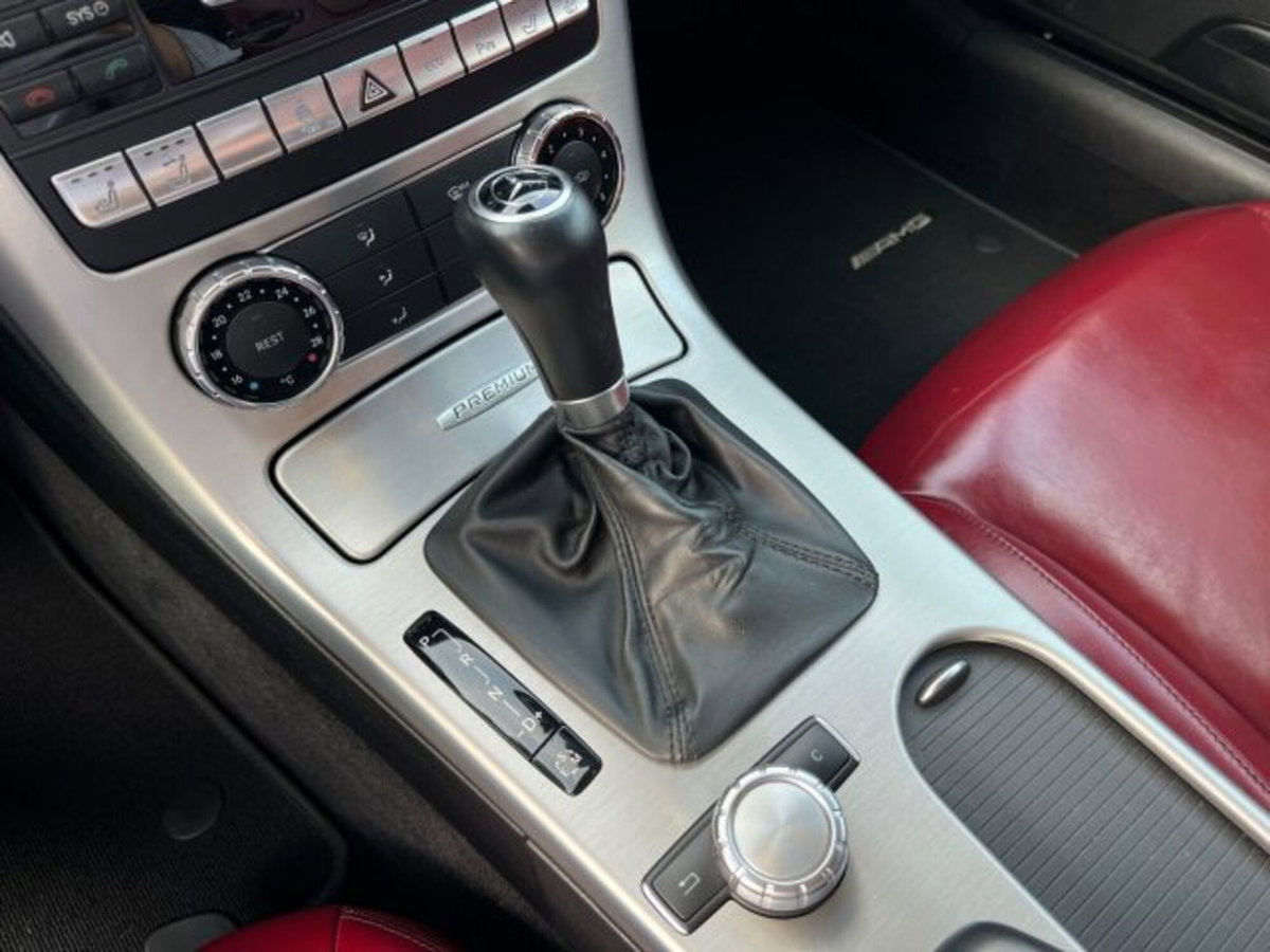 Mercedes-Benz SLK 200 CGI Premium (18)