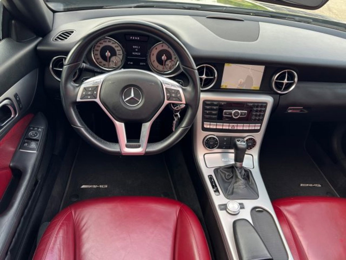 Mercedes-Benz SLK 200 CGI Premium (5)