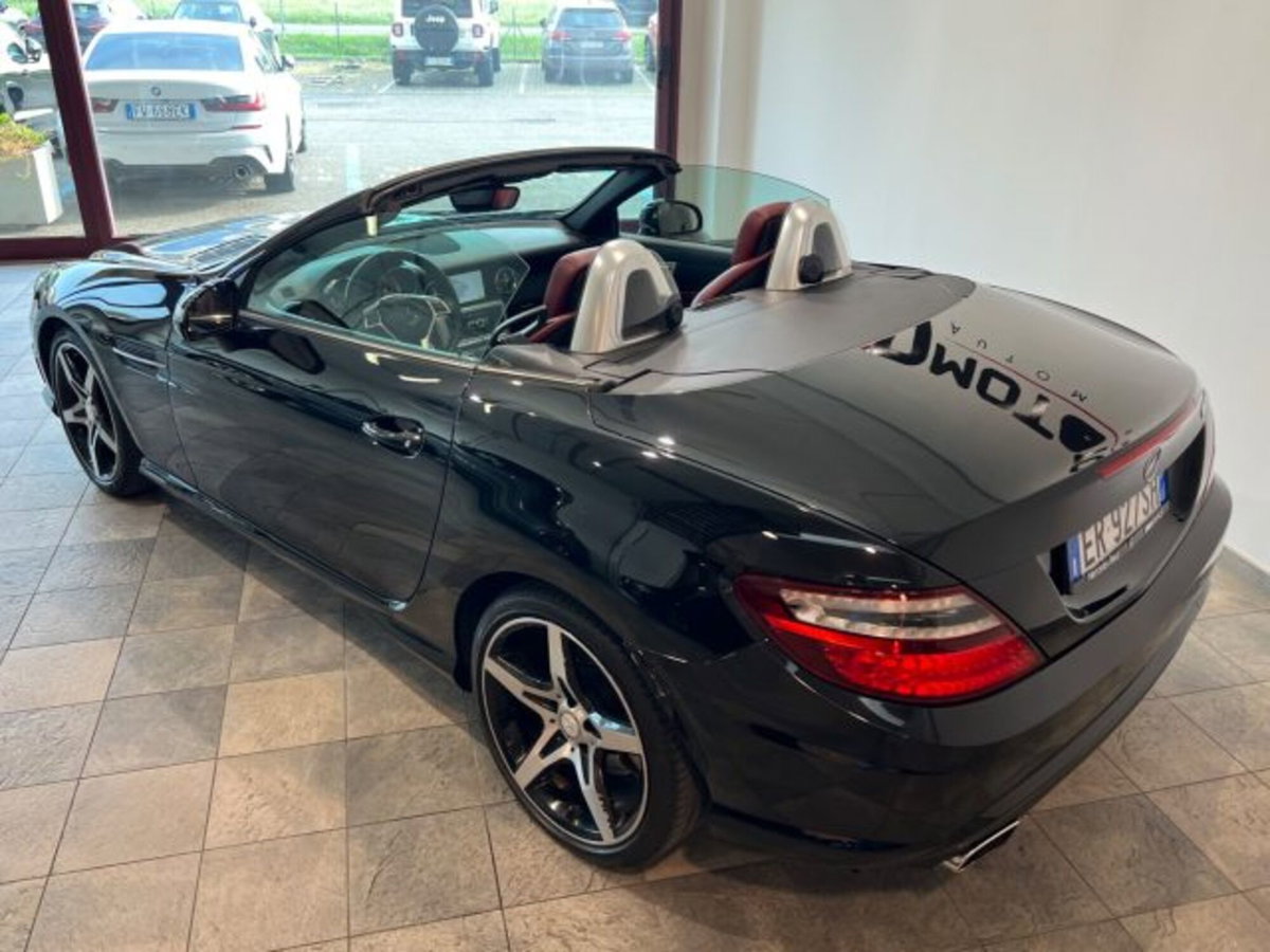 Mercedes-Benz SLK 200 CGI Premium (9)