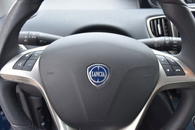 Lancia Ypsilon 1.0 FireFly 5 porte S&S Hybrid Ecochic Gold (10)