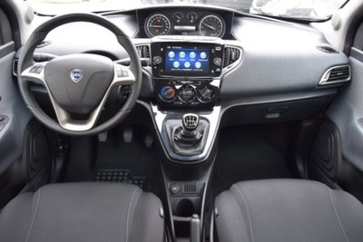 Lancia Ypsilon 1.0 FireFly 5 porte S&S Hybrid Ecochic Gold (7)
