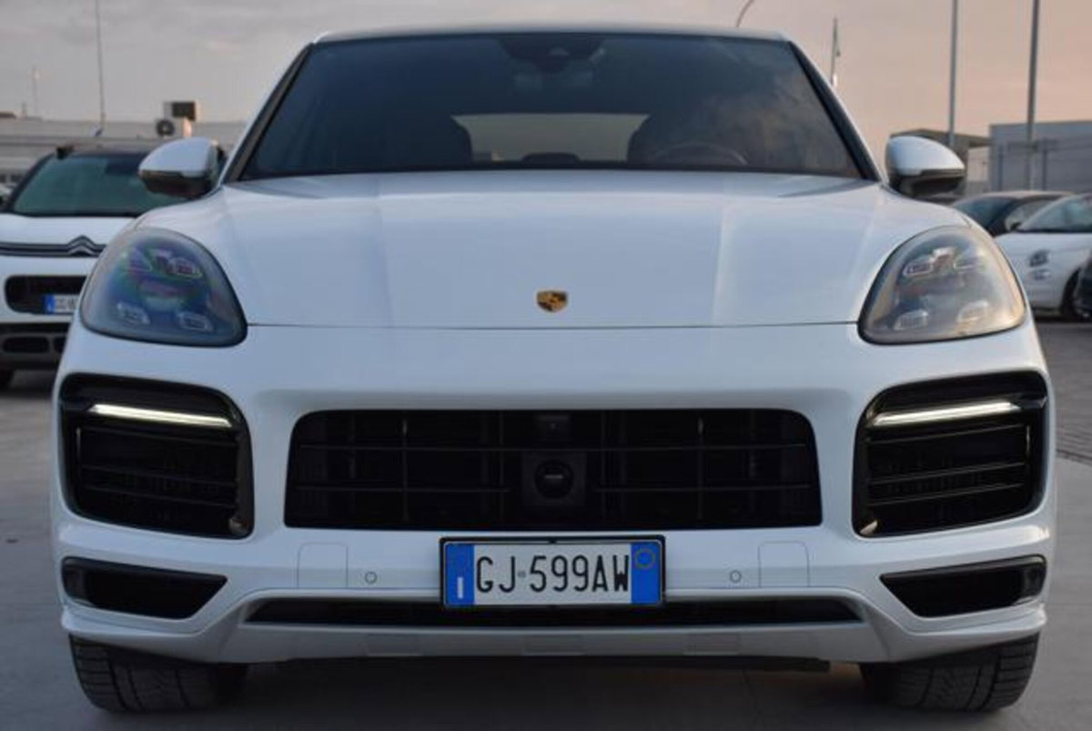 Porsche Cayenne Coupé 4.0 GTS (2)
