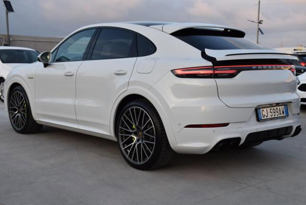 Porsche Cayenne Coupé 4.0 GTS (6)