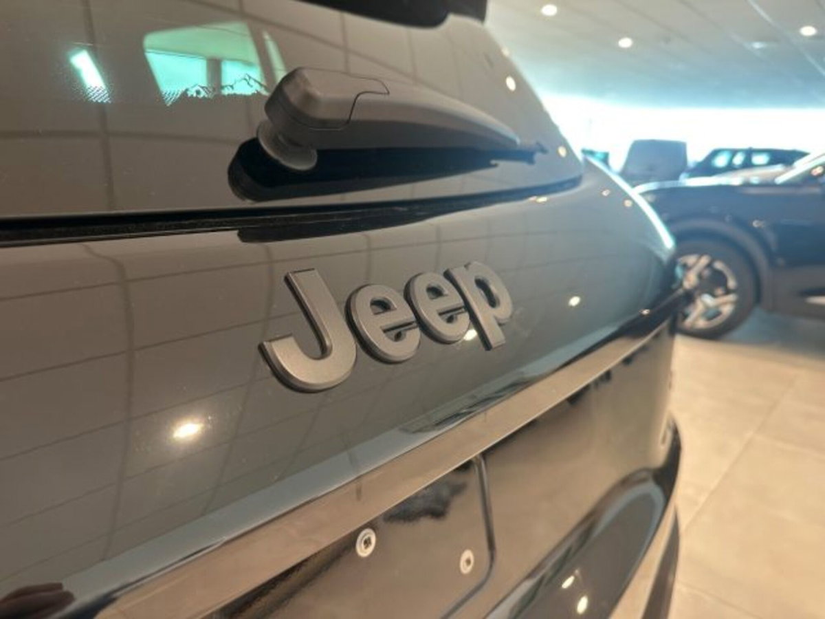 Jeep Avenger 1.2 turbo Summit fwd 100cv (9)