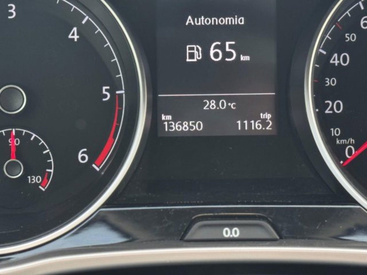 Volkswagen Touran 2.0 TDI 115 CV DSG Business BlueMotion Technology (17)