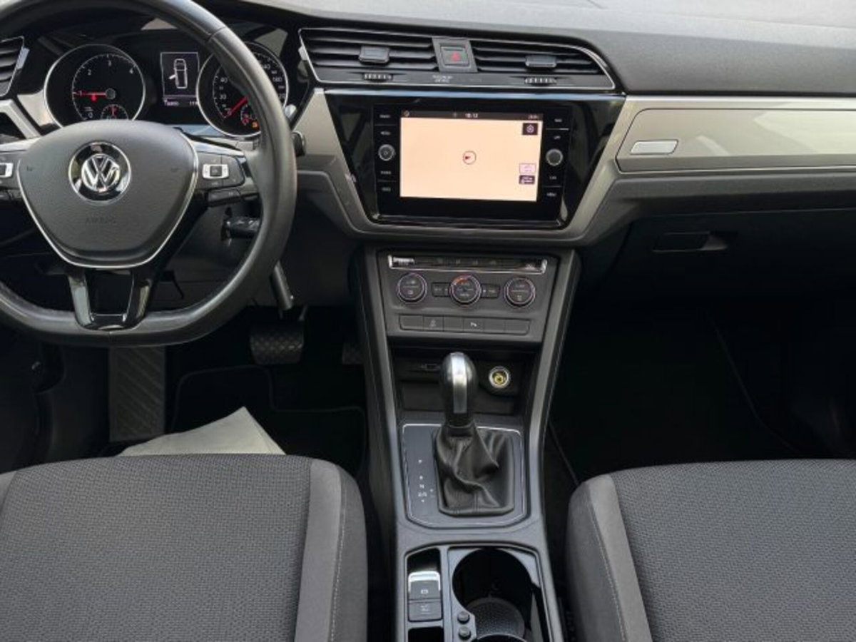 Volkswagen Touran 2.0 TDI 115 CV DSG Business BlueMotion Technology (9)