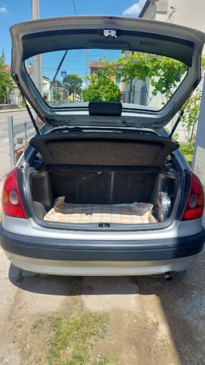 Toyota Corolla 1.4i 16V cat 3 porte Sol (6)