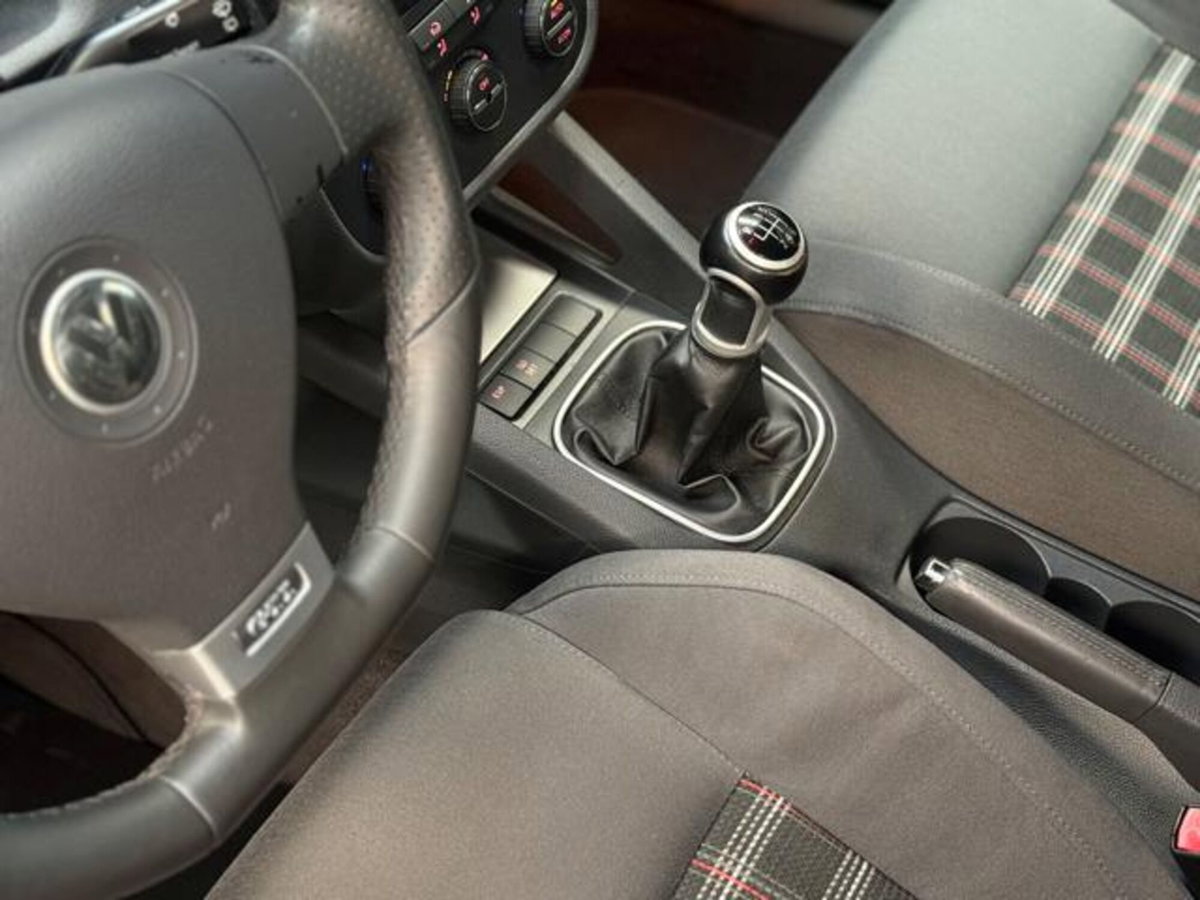 Volkswagen Golf 2.0 16V TFSI 3p. DSG GTI (13)