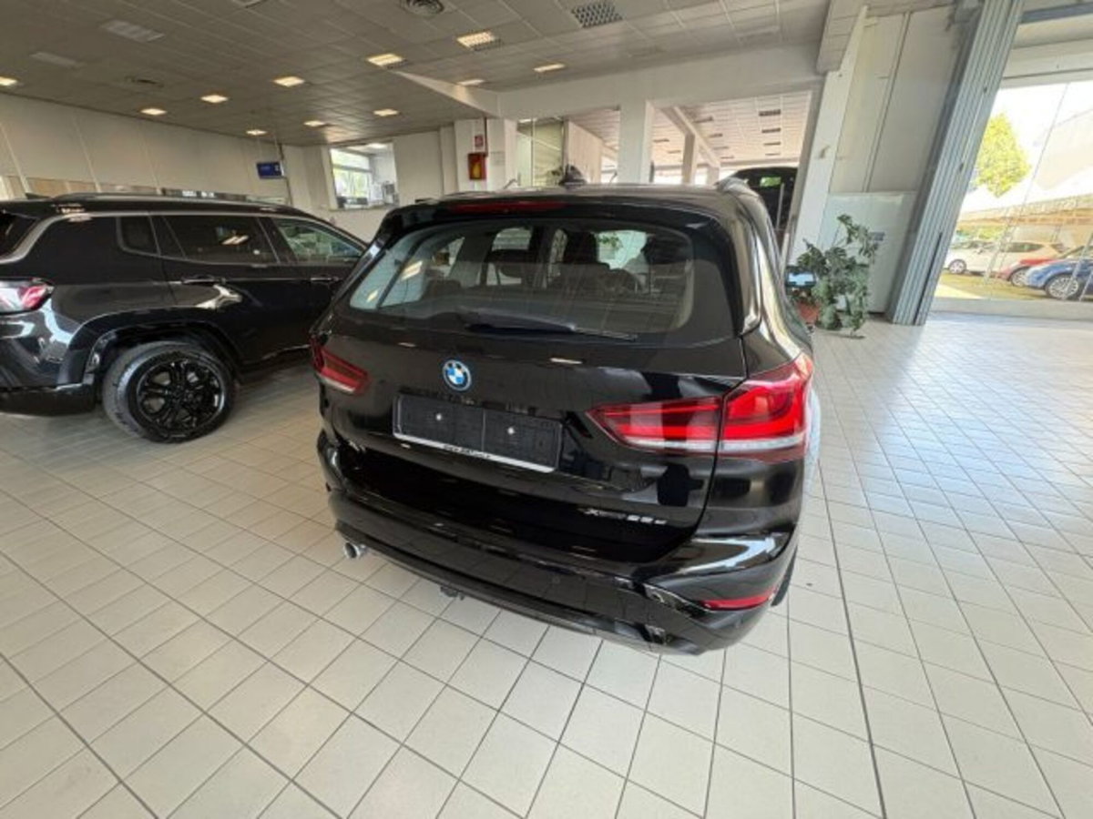 BMW X1 xDrive25e Business Advantage (3)