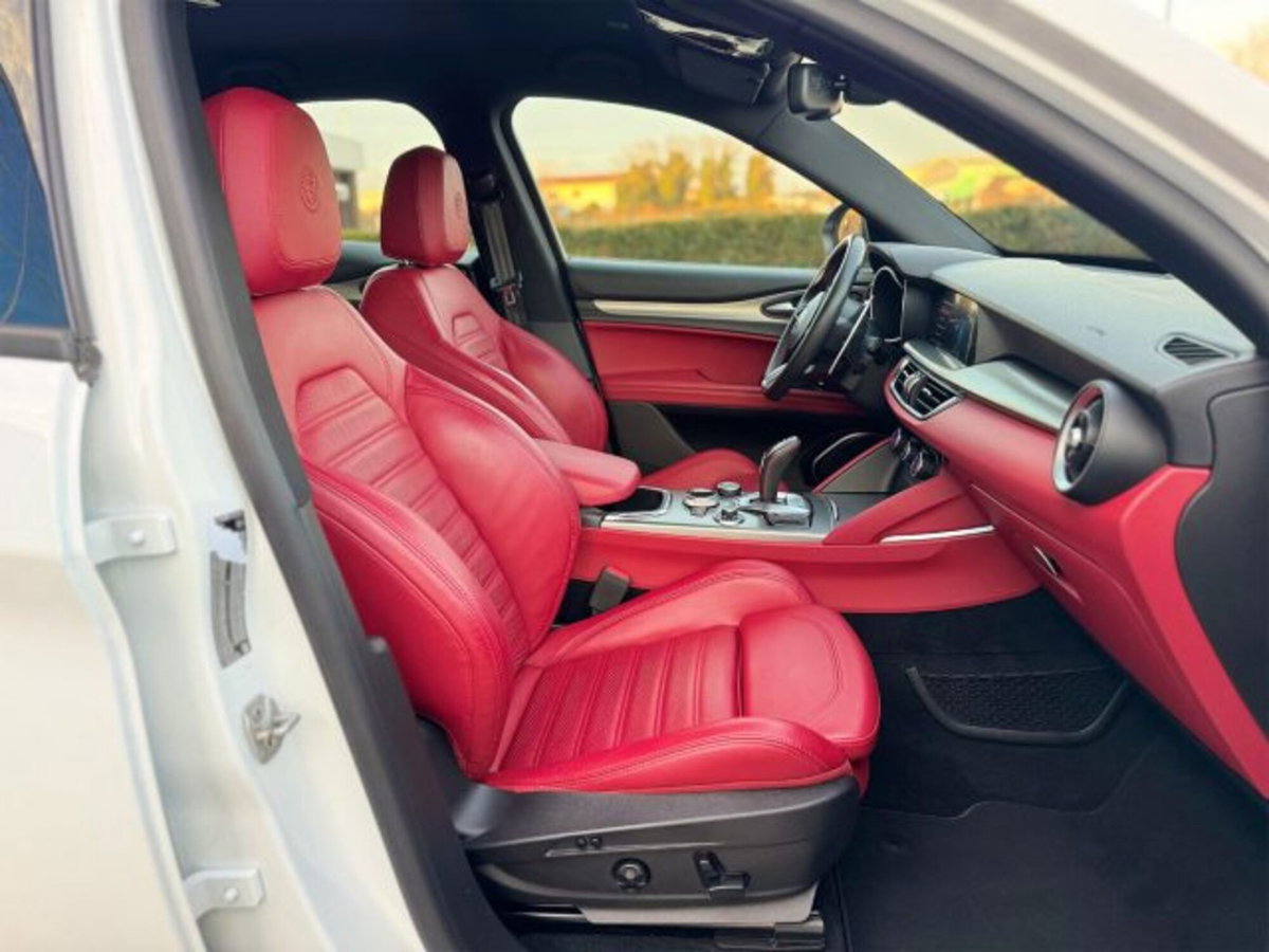 Alfa Romeo Stelvio Stelvio 2.2 Turbodiesel 210 CV AT8 Q4 Veloce (13)