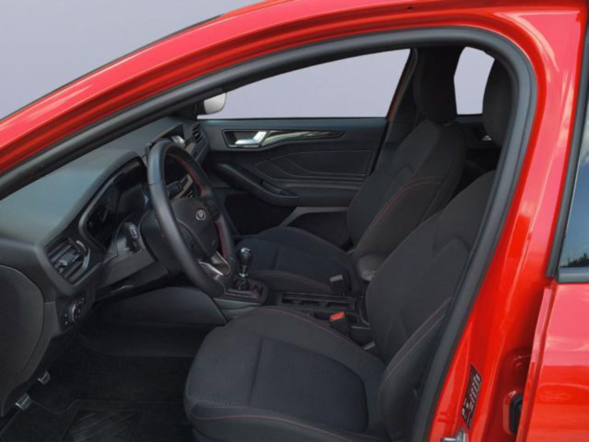Ford Focus 1.0 EcoBoost Hybrid 125 CV Power. 5p. ST-Line Style (7)
