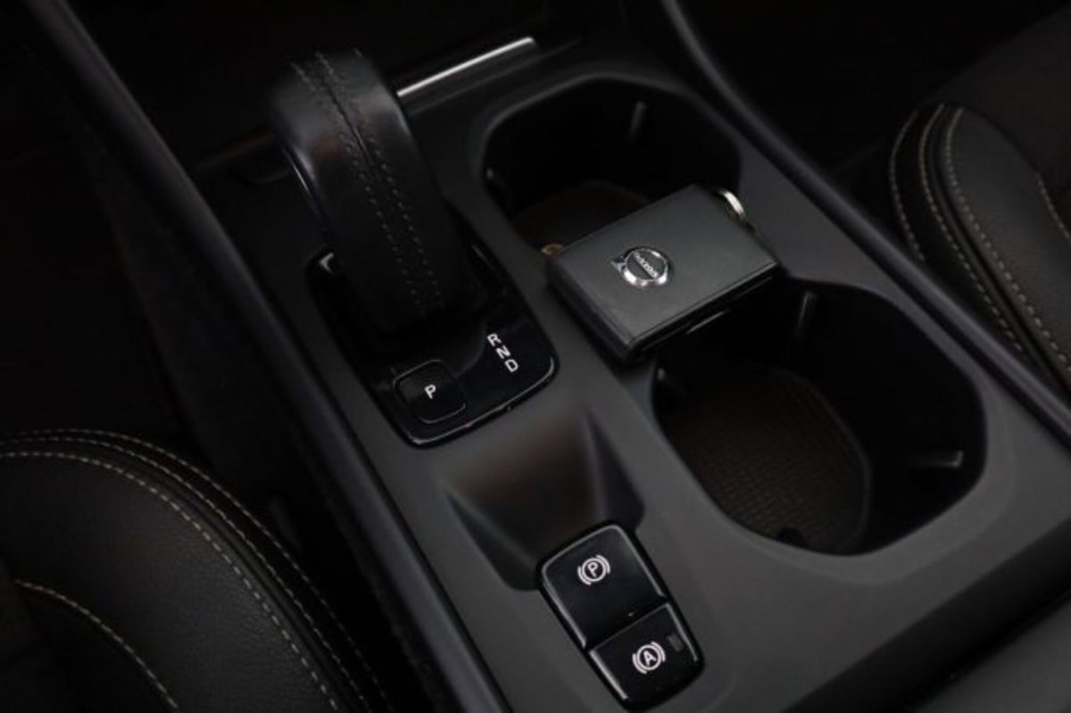 Volvo XC40 T4 AWD Geartronic Momentum (14)