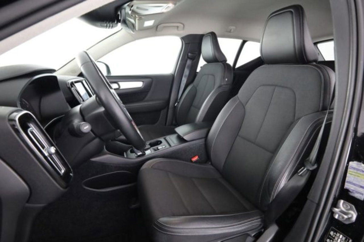 Volvo XC40 T4 AWD Geartronic Momentum (2)