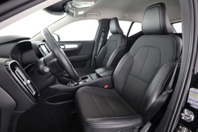 Volvo XC40 T4 AWD Geartronic Momentum (2)