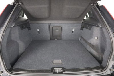 Volvo XC40 T4 AWD Geartronic Momentum (6)