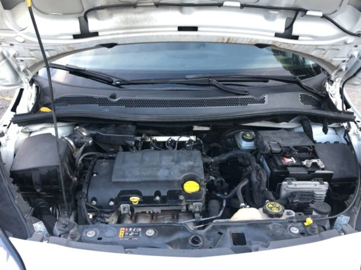Opel Corsa 1.4 90CV GPL Tech 5 porte Advance (17)