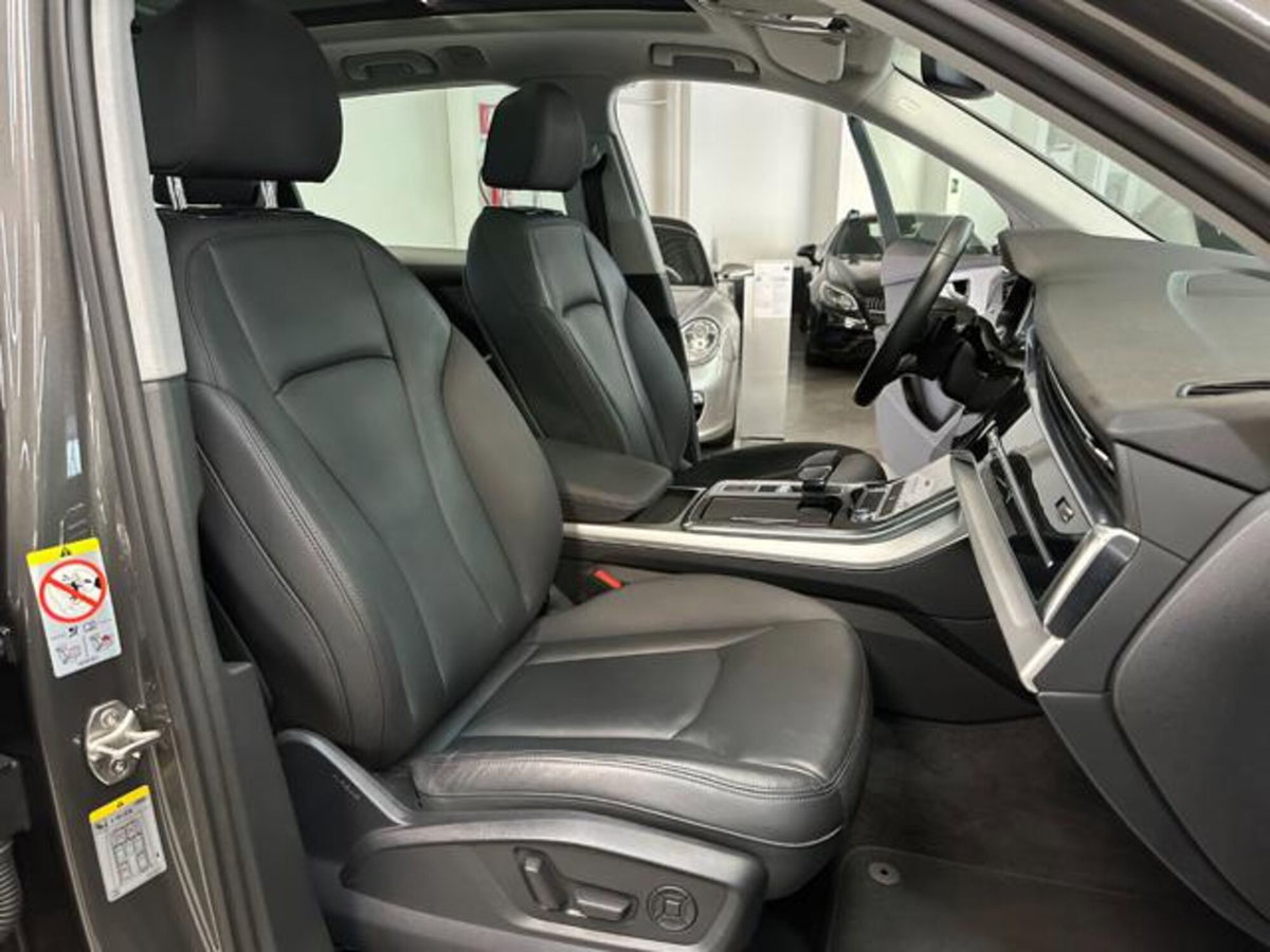 Audi Q7 50 TDI quattro tiptronic Business (9)