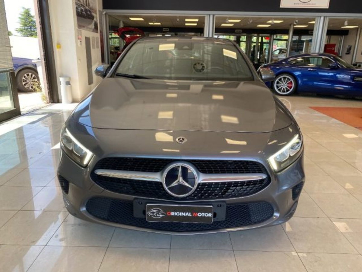 Mercedes-Benz Classe A Sedan 180 d 4p. Sport