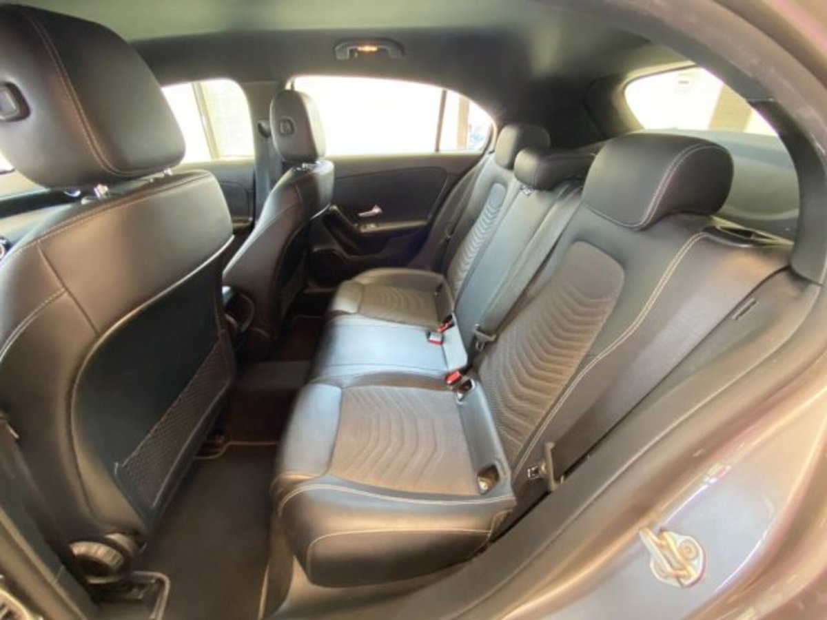 Mercedes-Benz Classe A Sedan 180 d 4p. Sport (11)
