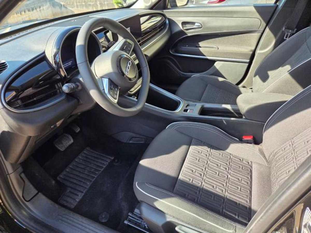 Fiat 600 1.2 hybrid 145cv auto (10)