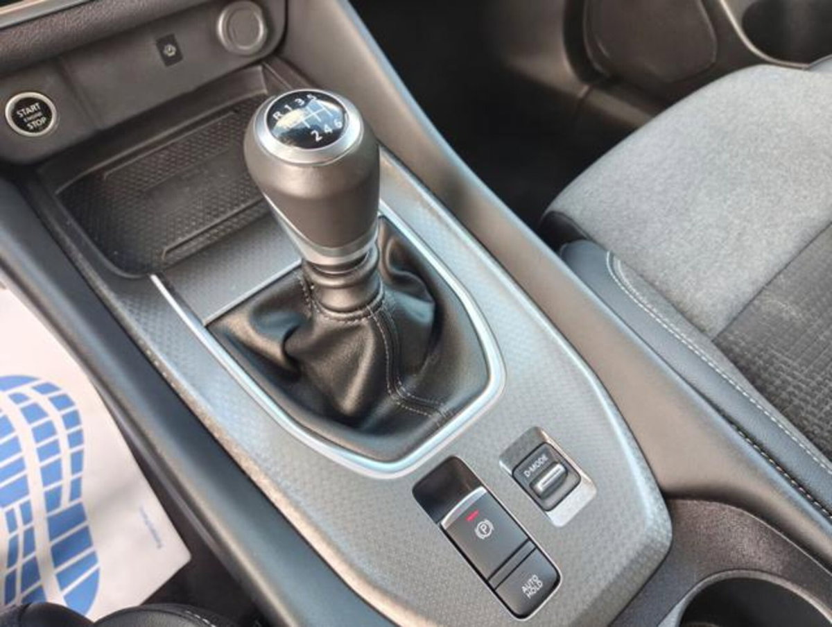 Nissan Qashqai 1.3 mhev N-Connecta 2wd 140cv (13)