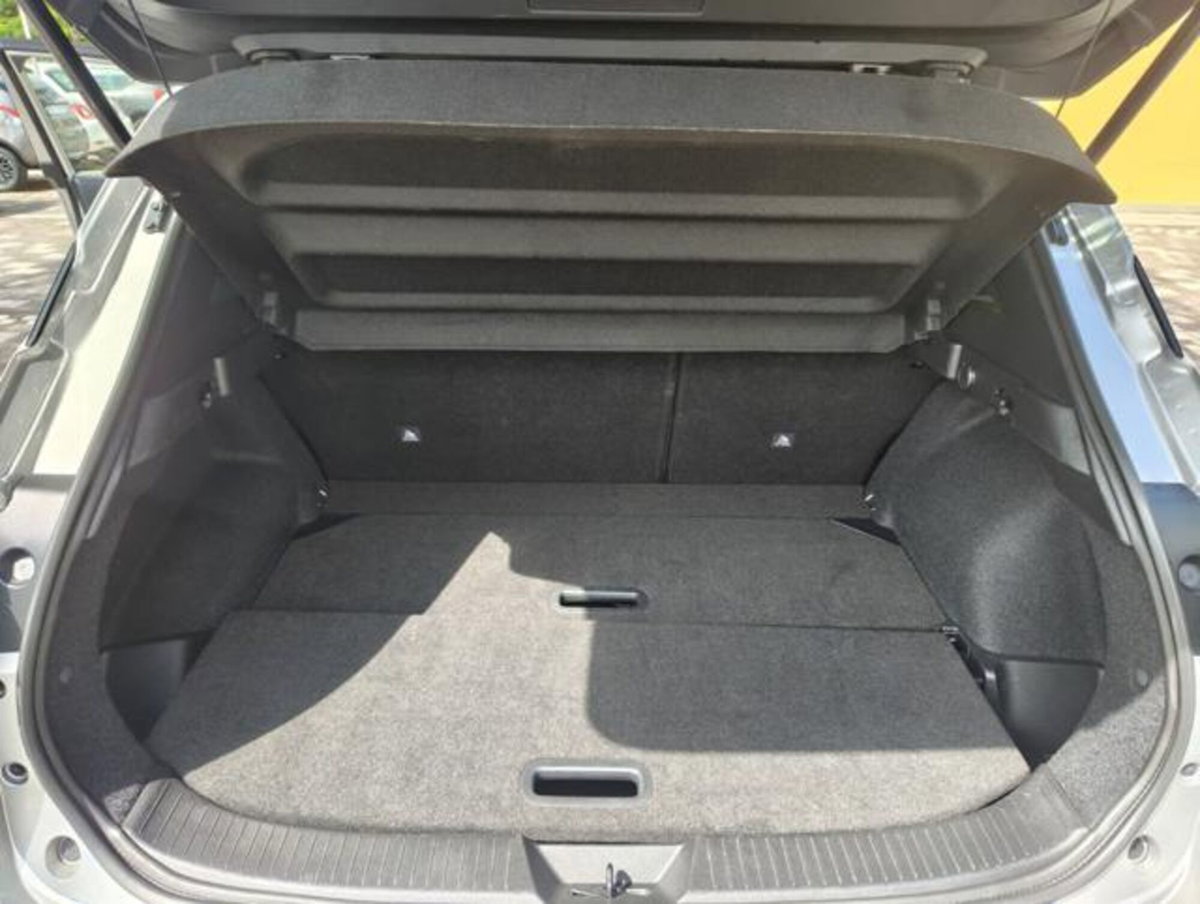 Nissan Qashqai 1.3 mhev N-Connecta 2wd 140cv (14)